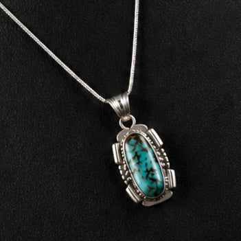 Kingman Turquoise necklace handcrafted by Native American artist Dorothy Lee
