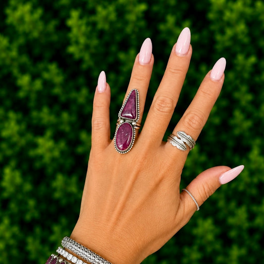 Purple Spiny Oyster ring handcrafted by Native American artist Travis Jim