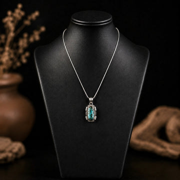 Kingman Turquoise necklace handcrafted by Native American artist Dorothy Lee