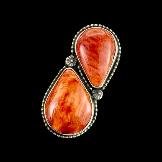 Red Spiny Oyster ring handcrafted by Native American artist Travis Jim