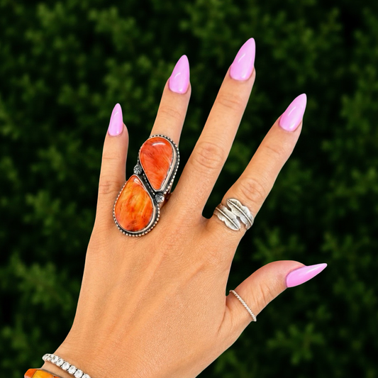 Red Spiny Oyster ring handcrafted by Native American artist Travis Jim