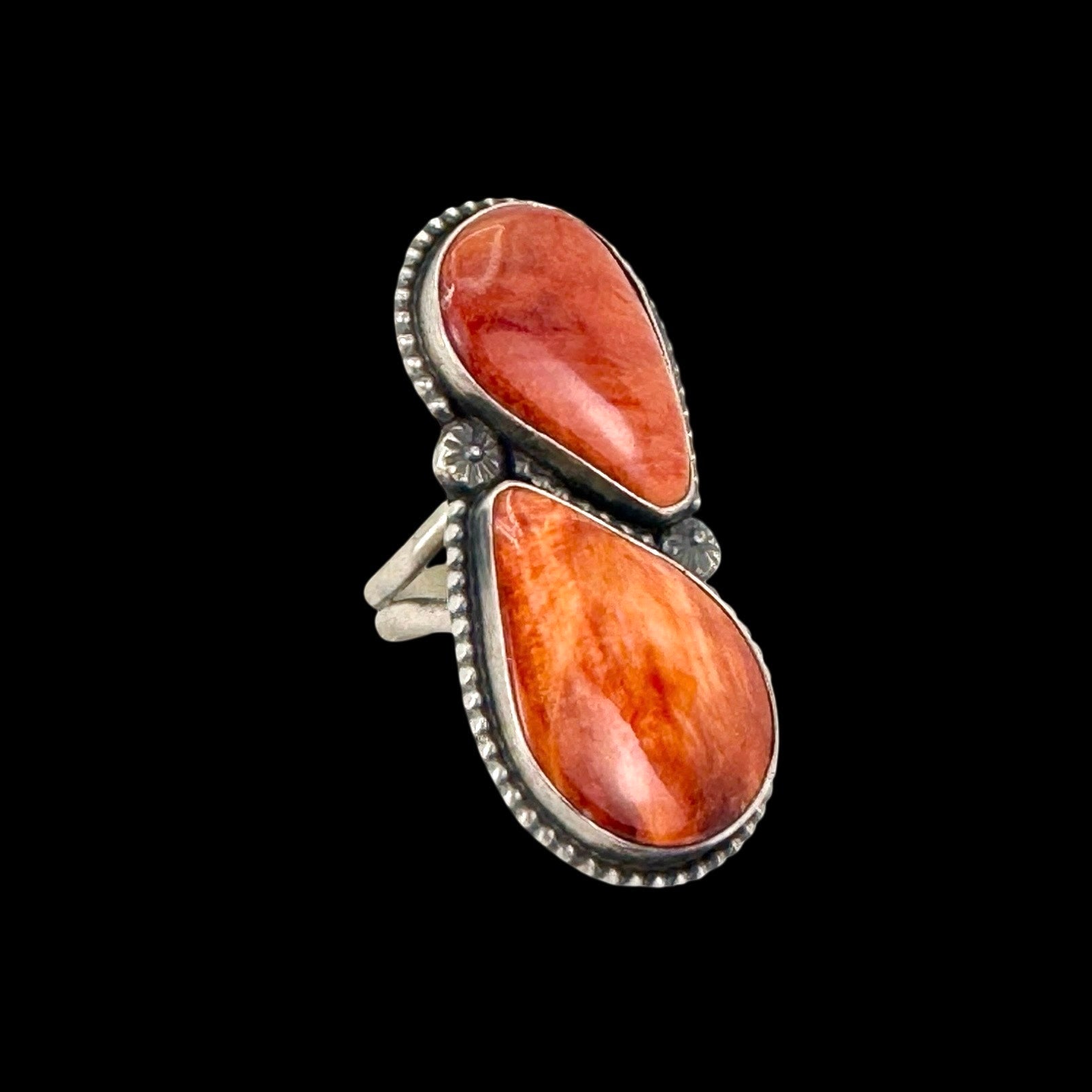 Red Spiny Oyster ring handcrafted by Native American artist Travis Jim