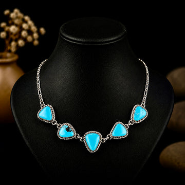 Kingman Turquoise choker handcrafted by Native American artist Lorenzo and Jerilyn Chee