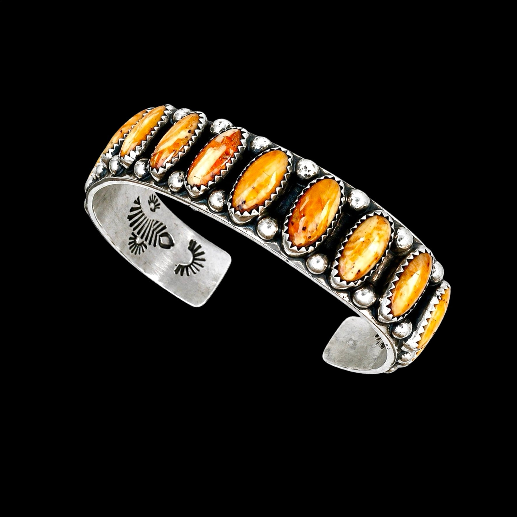 Spiny Oyster cuff handcrafted by Native American artist Virdelle Begay