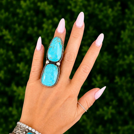 Kingman Turquoise ring handcrafted by Native American artist Lu Silversmith
