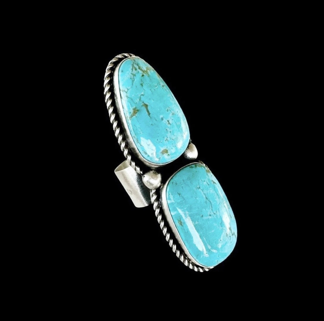 Kingman Turquoise ring handcrafted by Native American artist Lu Silversmith
